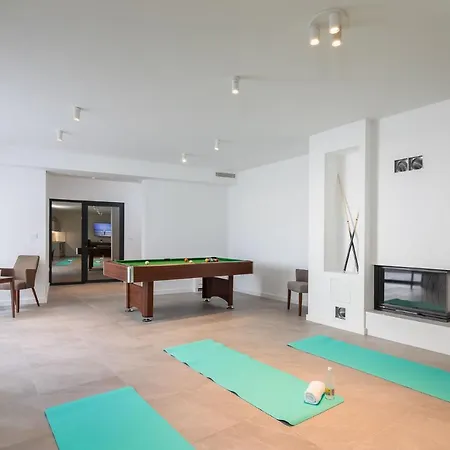 Vines, Modern Luxury In Serene Seclusion 빌라 Svetvinčenat