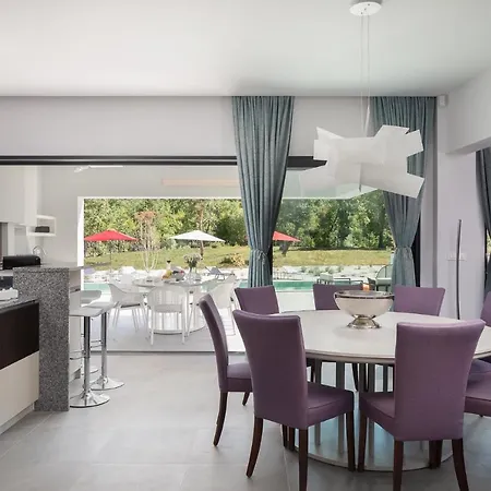 빌라 Vines, Modern Luxury In Serene Seclusion *