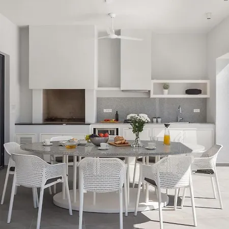 빌라 Vines, Modern Luxury In Serene Seclusion Svetvinčenat
