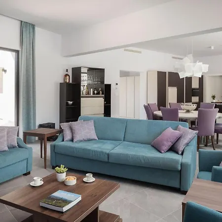 빌라 Vines, Modern Luxury In Serene Seclusion