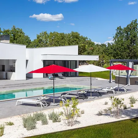 Vines, Modern Luxury In Serene Seclusion *