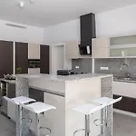 Villa Vines, Modern Luxury In Serene Seclusion Svetvinčenat