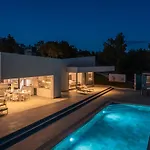 Vines, Modern Luxury In Serene Seclusion Villa *