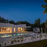 Vines, Modern Luxury In Serene Seclusion Villa