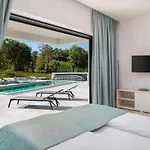 Vines, Modern Luxury In Serene Seclusion Svetvinčenat