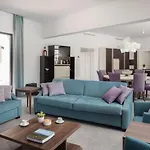 Villa Vines, Modern Luxury In Serene Seclusion