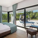Vines, Modern Luxury In Serene Seclusion *