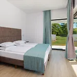 Vines, Modern Luxury In Serene Seclusion Svetvinčenat