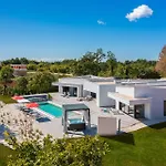 Vines, Modern Luxury In Serene Seclusion * Svetvinčenat