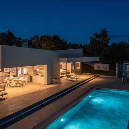 Vines, Modern Luxury In Serene Seclusion 빌라 *