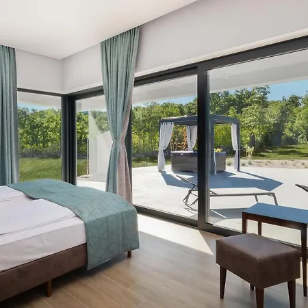 Vines, Modern Luxury In Serene Seclusion *