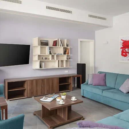 Vines, Modern Luxury In Serene Seclusion