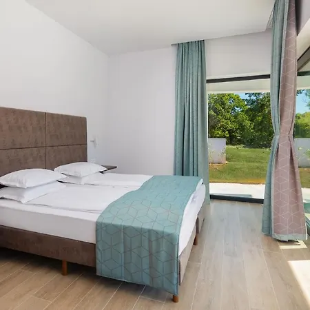 Vines, Modern Luxury In Serene Seclusion Svetvinčenat