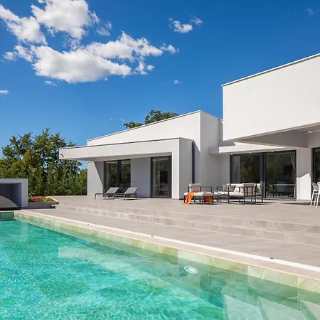 Vines, Modern Luxury In Serene Seclusion * Svetvinčenat